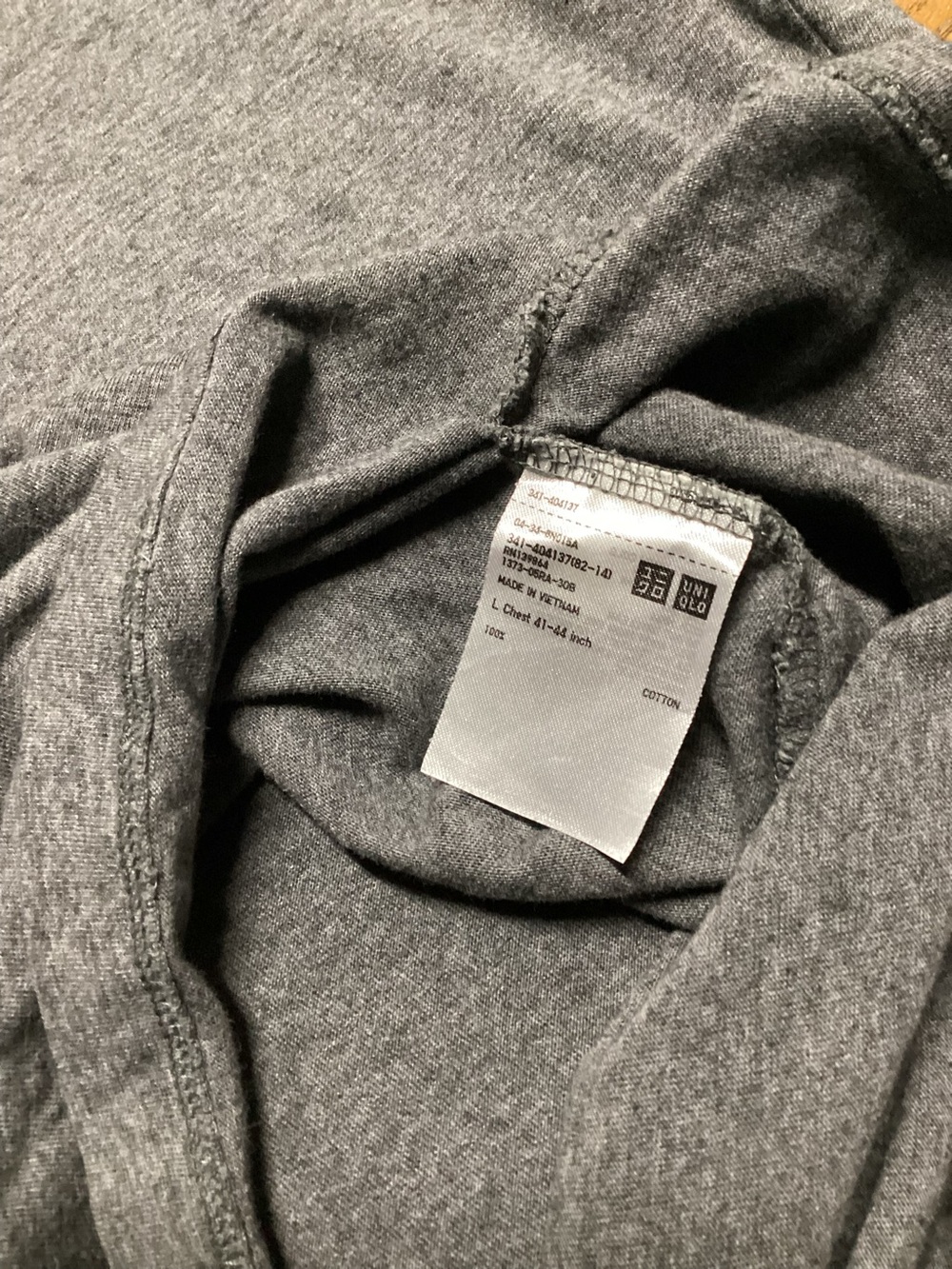 Uniqlo Classic 100% cotton V neck short sleeve tee bundle size Large - Picture 5 of 7